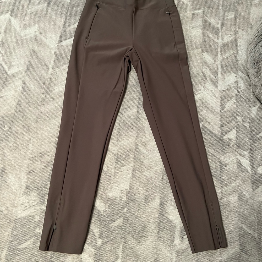 Athleta Stellar Tights Bluff Gray size: 6 GREAT CONDITION